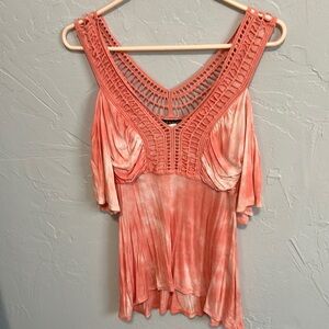 Venus peach and cream tie dye cold shoulder top size XS. Knit neckline